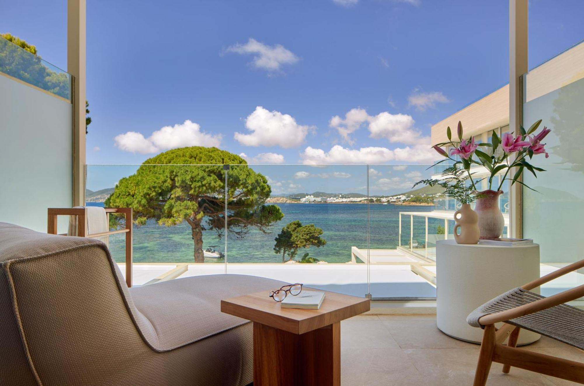 Superior ME Terrace Sea View